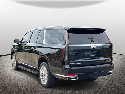 Used 2024 Cadillac Escalade ESV Luxury AWD/4WD image 4