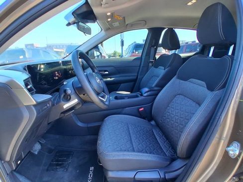 Used 2025 Nissan Kicks SV FWD image 13