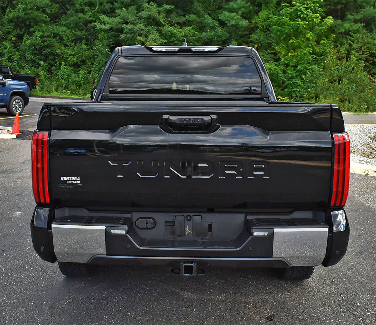 Used 2022 Toyota Tundra SR5 AWD/4WD image 7