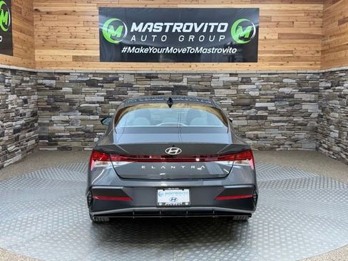 Used 2024 Hyundai Elantra SEL w/ Convenience Package FWD image 8