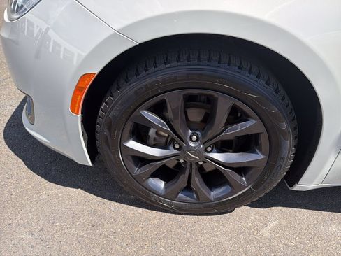 Used 2020 Chrysler Pacifica Limited w/ S Appearance Package FWD image 29
