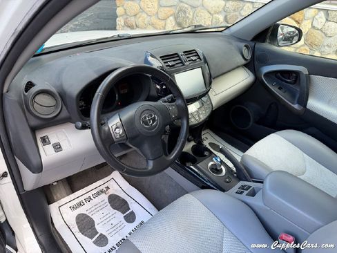 Used 2014 Toyota RAV4 EV image 5