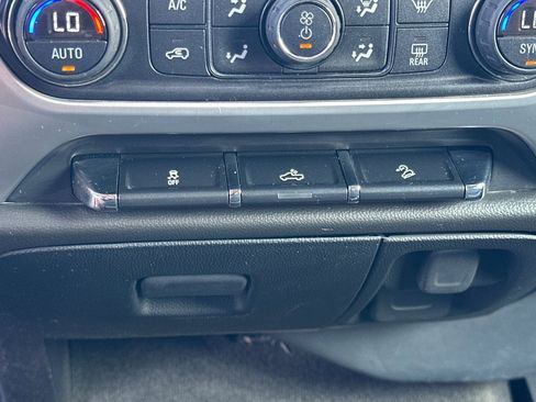 Used 2015 GMC Sierra 1500 SLE w/ SLE Value Package image 30