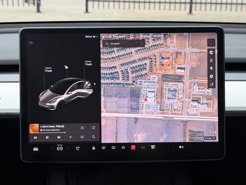 Used 2021 Tesla Model 3 Performance image 22