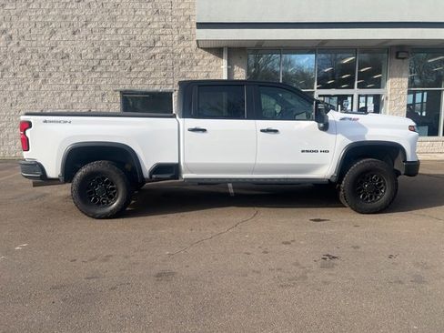 Used 2024 Chevrolet Silverado 2500 ZR2 w/ ZR2 Bison Edition image 5