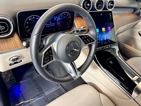 Certified 2025 Mercedes-Benz GLC 300 image 9