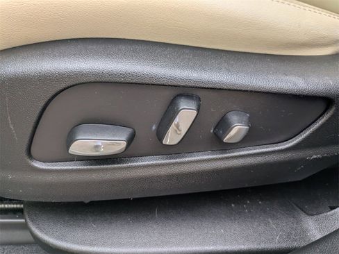 Used 2017 Cadillac XT5 Luxury w/ Driver Awareness Package image 23