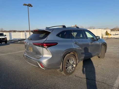 Used 2021 Toyota Highlander Platinum image 6