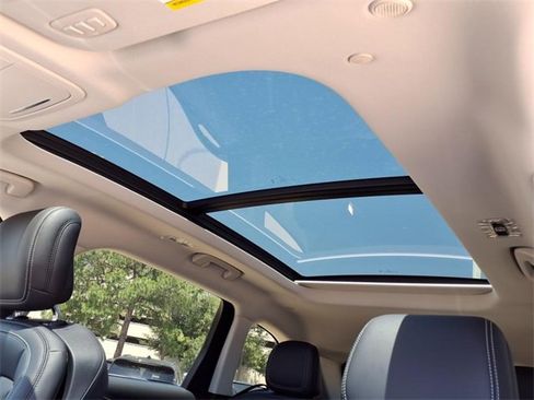 New 2025 Lincoln Nautilus Premier w/ Equipment Group 102A image 4