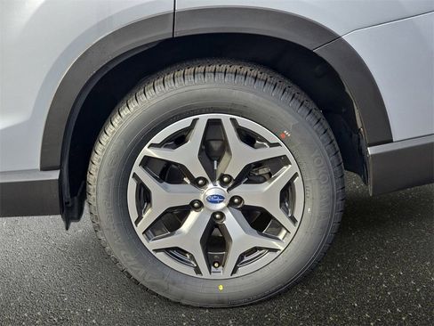 Used 2020 Subaru Forester Premium image 37