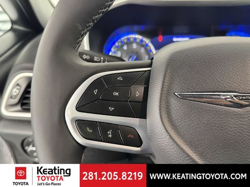 Used 2025 Chrysler Pacifica Select FWD image 26