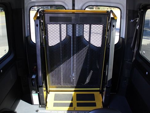 Used 2022 Mercedes-Benz Sprinter 1500 image 34