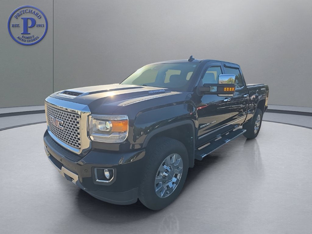 Used 2017 GMC Sierra 2500 Denali w/ Duramax Plus Package AWD/4WD image 3