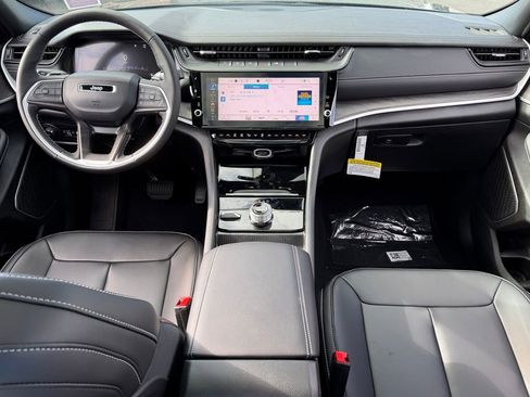 New 2026 Jeep Grand Cherokee Limited image 16