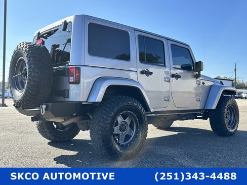 Used 2017 Jeep Wrangler Unlimited Sahara w/ Connectivity Group image 5