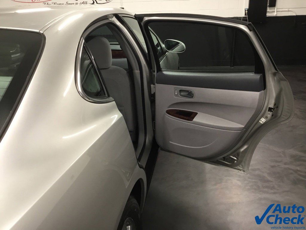 Used 2007 Buick LaCrosse CX FWD image 32