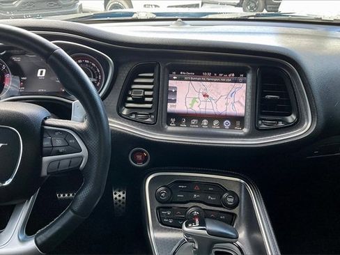 Used 2015 Dodge Challenger SRT image 6