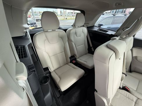 Used 2023 Volvo XC90 T8 Plus w/ Protection Package Premier AWD/4WD image 39