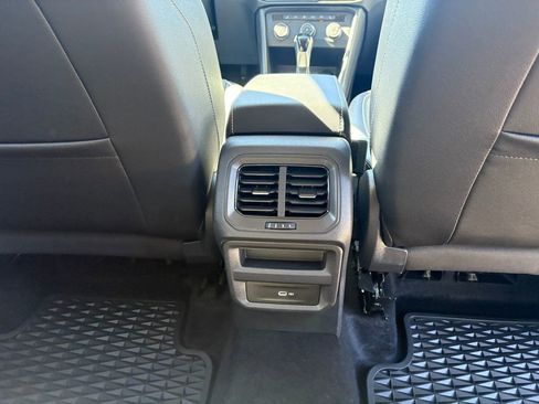 Used 2022 Volkswagen Taos SE image 22