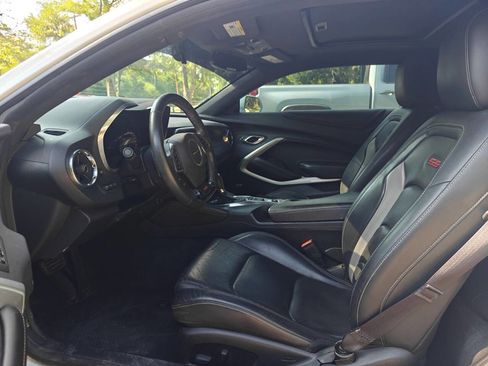 Used 2016 Chevrolet Camaro SS RWD image 12