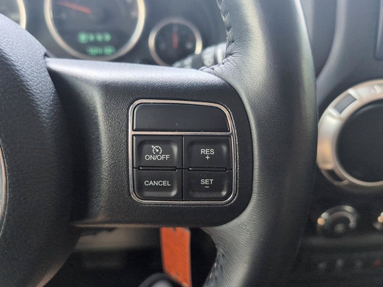 Used 2017 Jeep Wrangler Unlimited Sahara w/ Connectivity Group AWD/4WD image 19