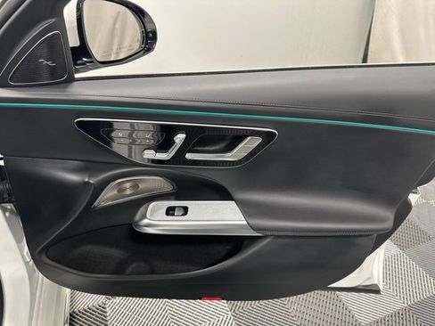 Used 2025 Mercedes-Benz E 350 4MATIC Sedan image 32