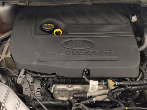 Used 2018 Ford Escape SE image 30