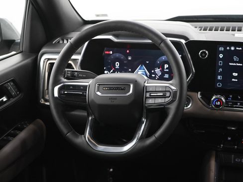 Used 2024 GMC Canyon Denali AWD/4WD image 14