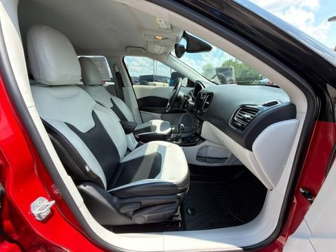 Used 2018 Jeep Compass Limited AWD/4WD image 9