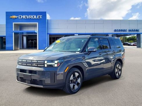 Used 2025 Hyundai Santa Fe SEL image 2