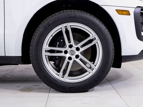 New 2026 Porsche Macan image 26