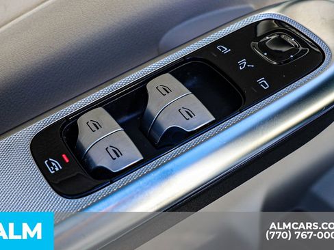 Used 2025 Mercedes-Benz GLC 300 4MATIC image 44