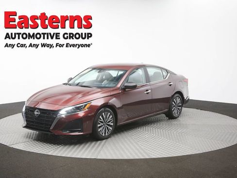 Used 2025 Nissan Altima 2.5 SV FWD image 53
