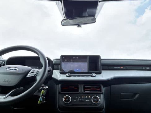 Used 2022 Ford Maverick XLT image 28