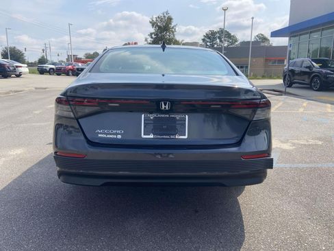 Used 2023 Honda Accord EX image 5