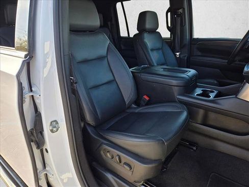 Used 2023 Chevrolet Suburban LT image 23