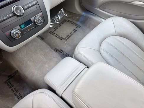 Used 2007 Buick Lucerne CXL w/ Luxury Package FWD image 22