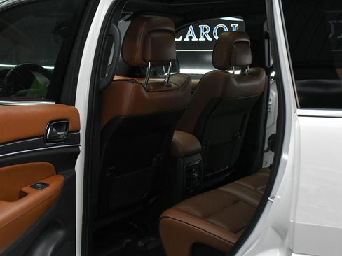 Used 2021 Jeep Grand Cherokee Overland AWD/4WD image 27