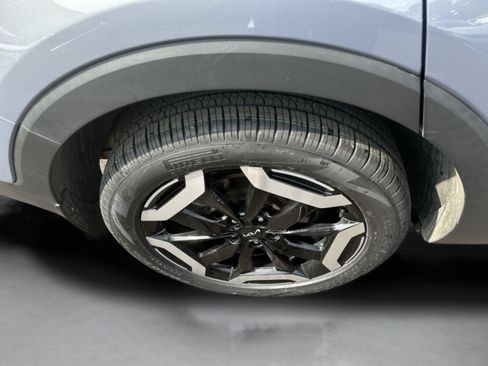 Used 2023 Kia Telluride EX w/ EX Captain's Chair Package FWD image 17