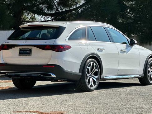 New 2026 Mercedes-Benz E 450 4MATIC All-Terrain Wagon image 4