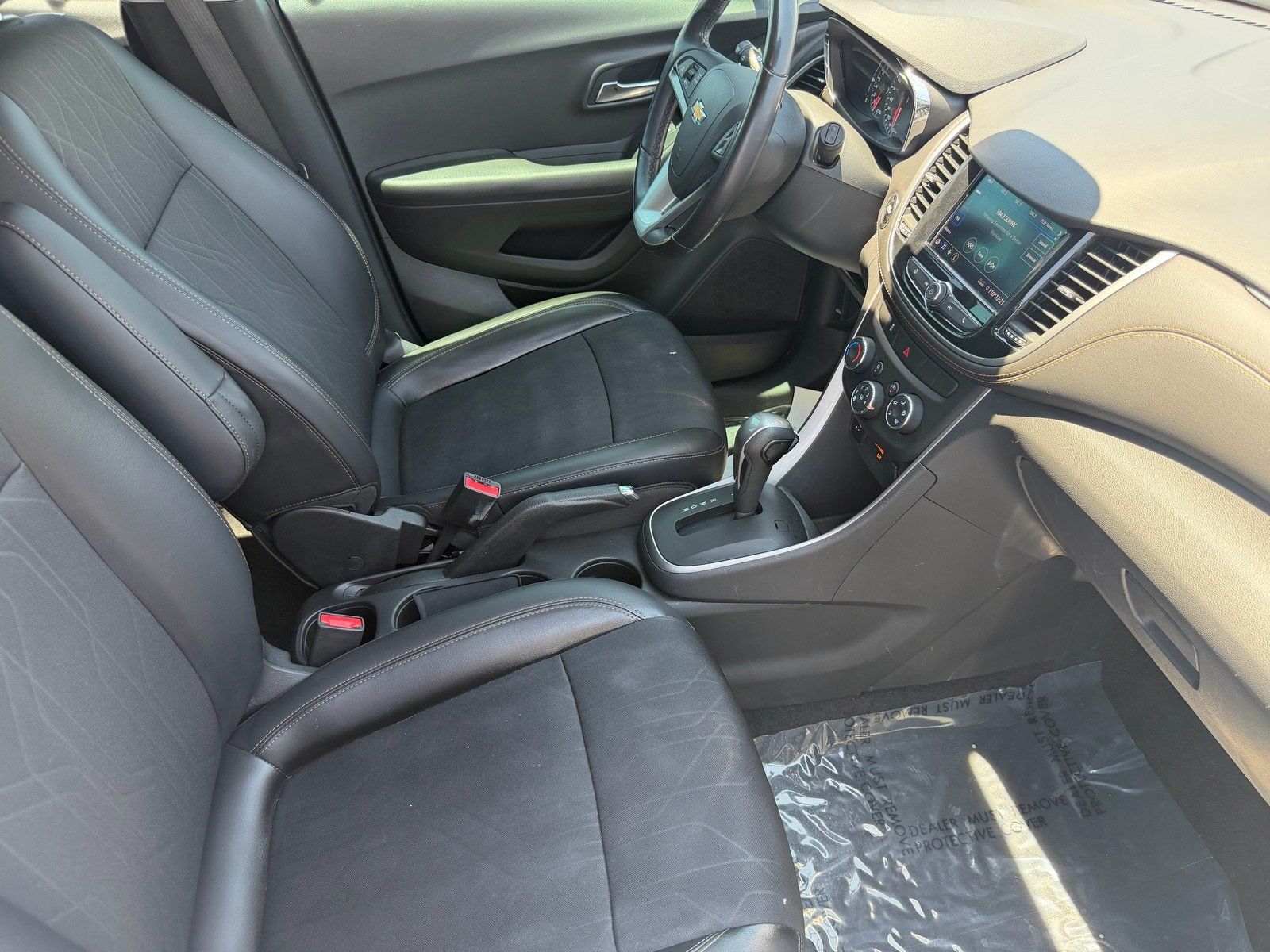 Used 2020 Chevrolet Trax LT w/ LT Convenience Package FWD image 11