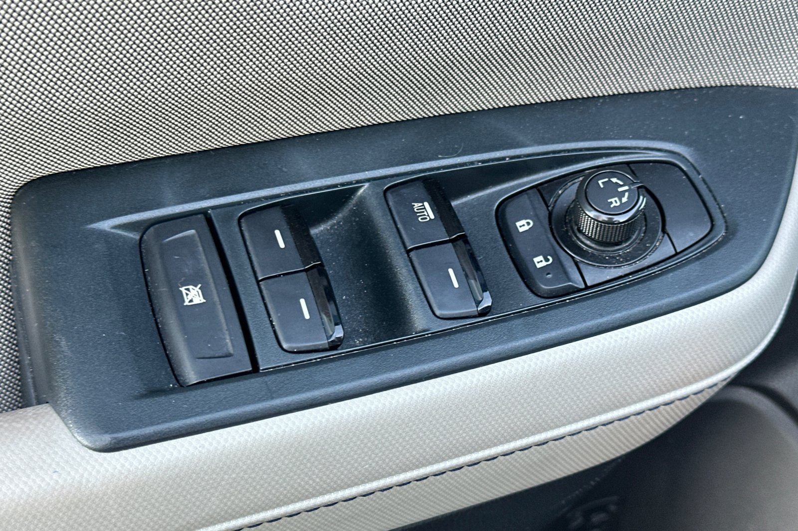 Used 2025 Subaru Forester AWD/4WD image 12