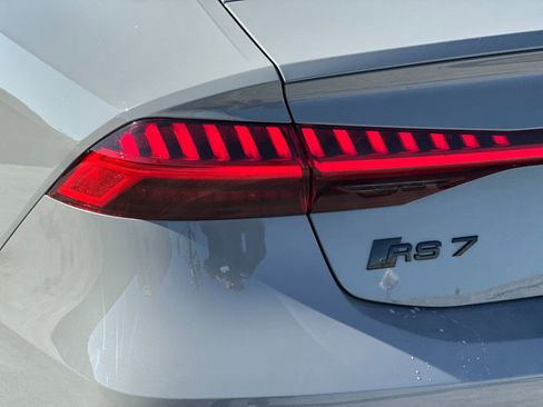 Used 2021 Audi RS 7 Sportback w/ RS 7 Executive Package image 34