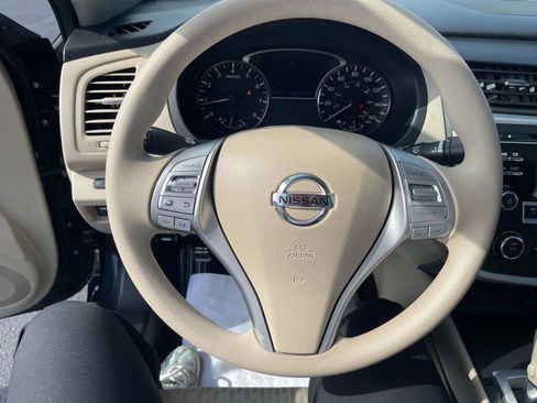 Used 2017 Nissan Altima 2.5 S w/ Power Driver Seat Package FWD image 18