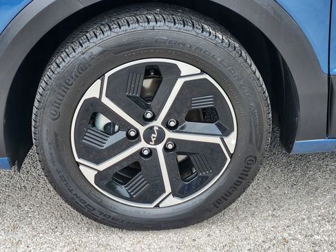 Used 2024 Kia Niro EX FWD image 29