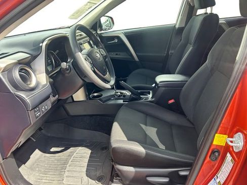 Used 2015 Toyota RAV4 XLE AWD/4WD image 10