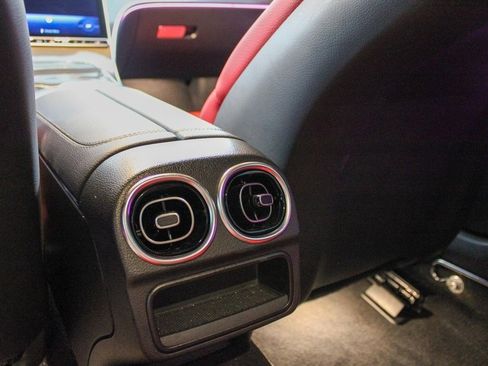 Used 2024 Mercedes-Benz CLE 300 4MATIC Coupe image 17