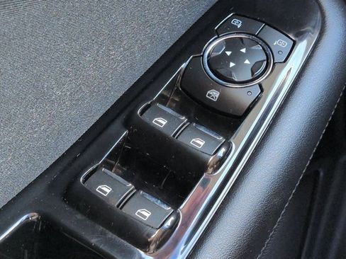 Used 2016 Ford Edge SEL FWD image 23