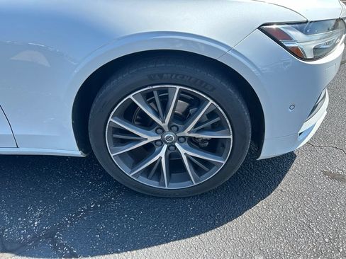 Used 2018 Volvo S90 T5 Momentum w/ Convenience Package AWD/4WD image 2