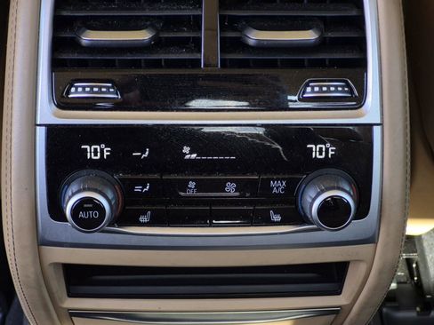 Certified 2022 BMW 740i xDrive image 33